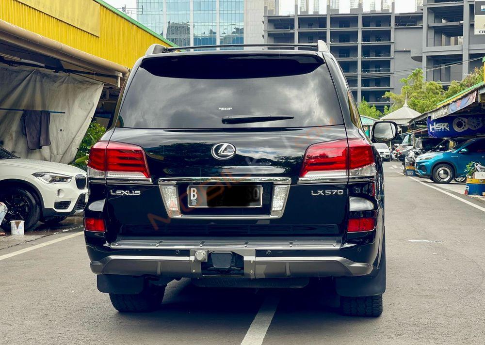 Mobil Lexus LX 2014