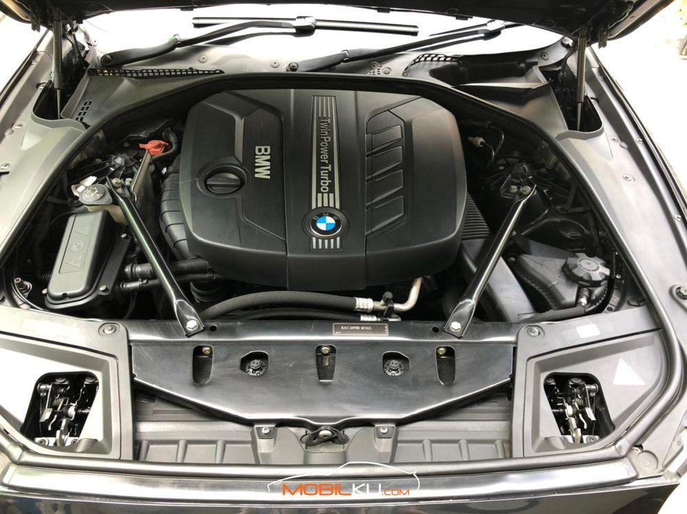 Mobil Volkswagen Caravelle 2010