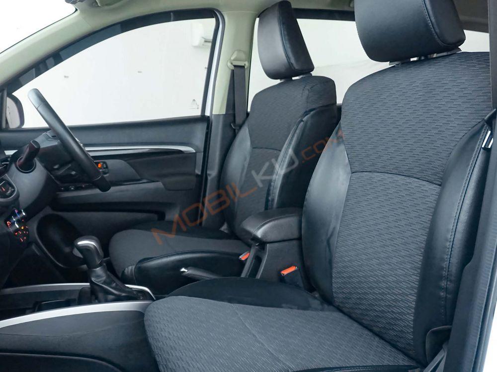 Mobil Suzuki XL7 2021