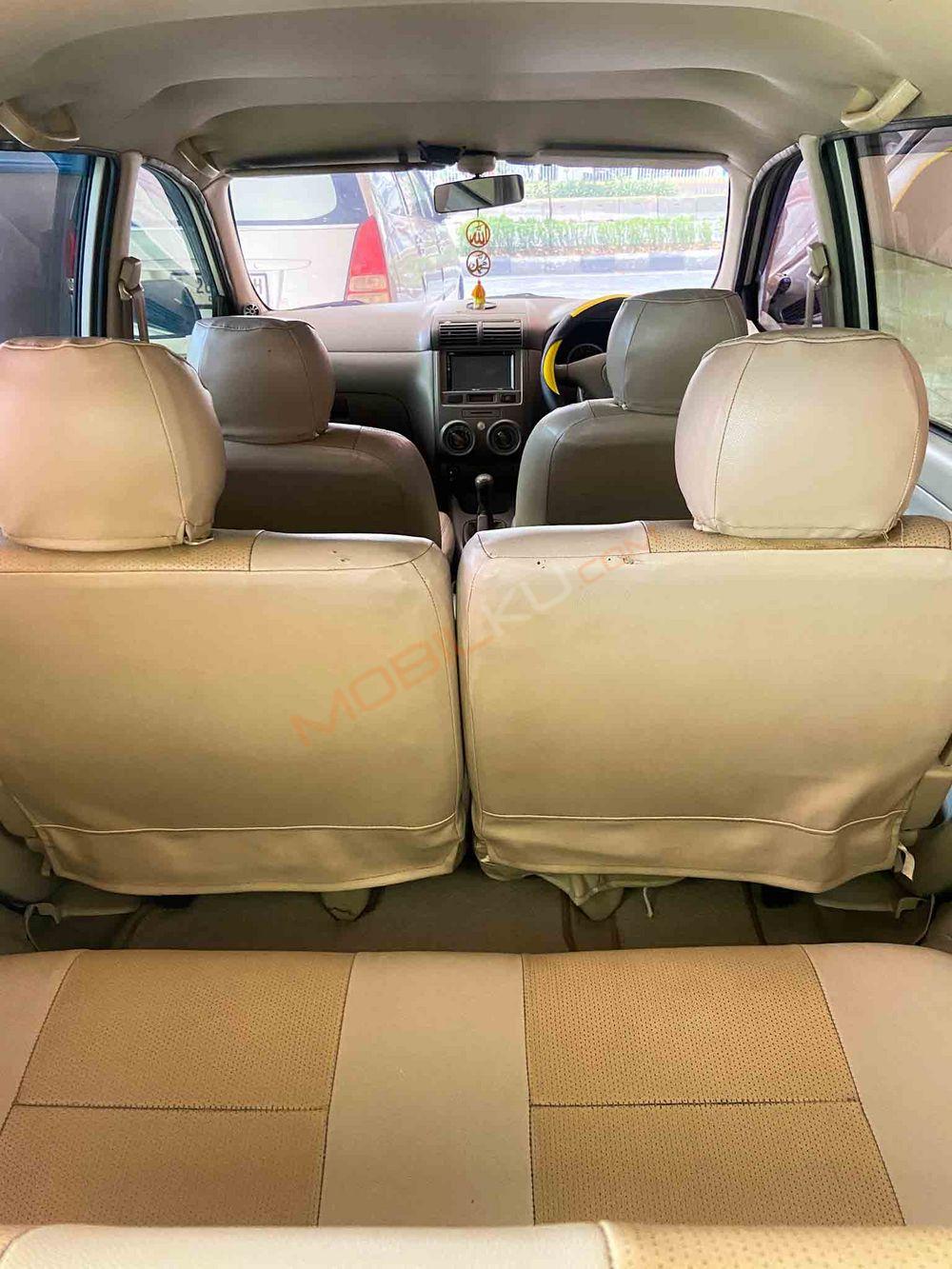 Mobil Daihatsu Xenia 2007