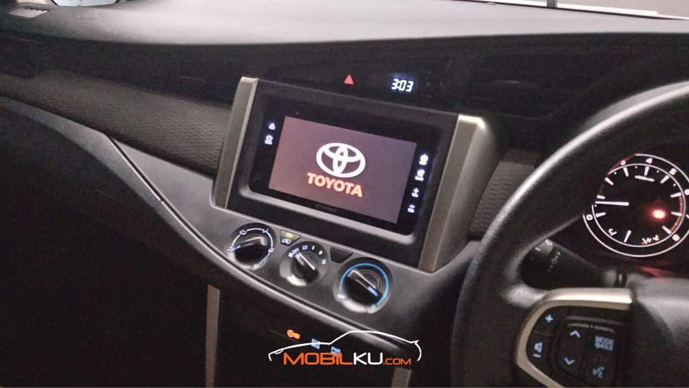 Mobil Toyota Kijang Innova 2017