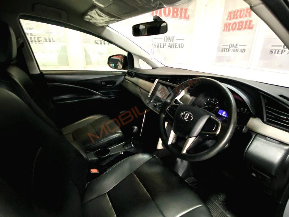 Mobil Toyota Kijang Innova 2016