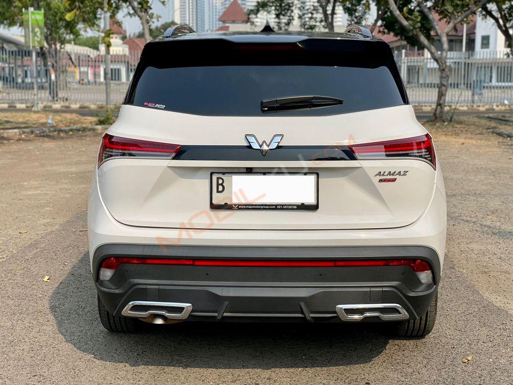 Mobil Wuling Almaz 2022