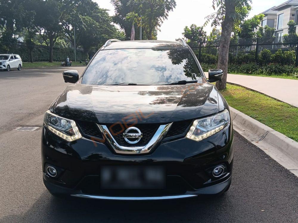 Mobil Nissan X-Trail 2015