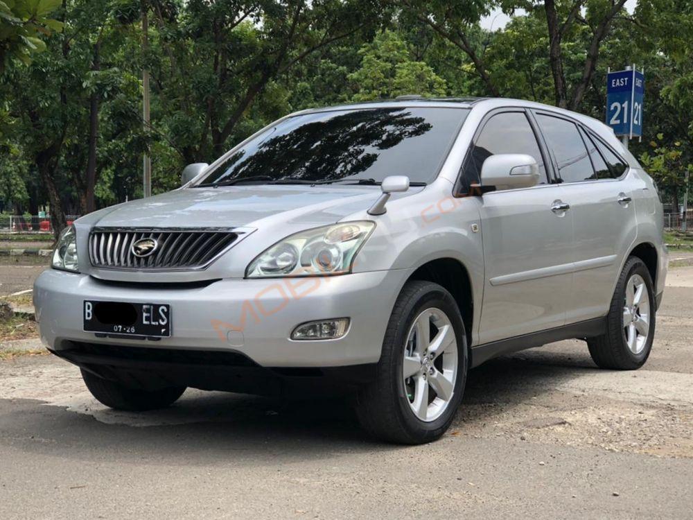 Mobil Toyota Harrier 2013