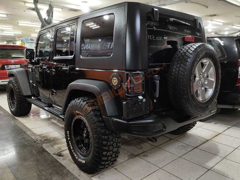 Mobil Jeep Wrangler 2010