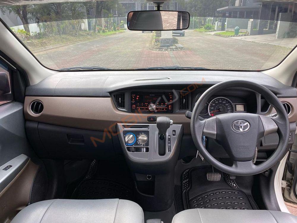 Mobil Toyota Calya 2018