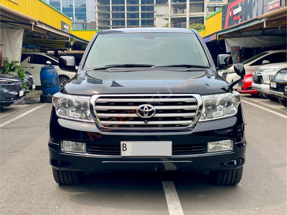 Mobil Toyota Land Cruiser 2008