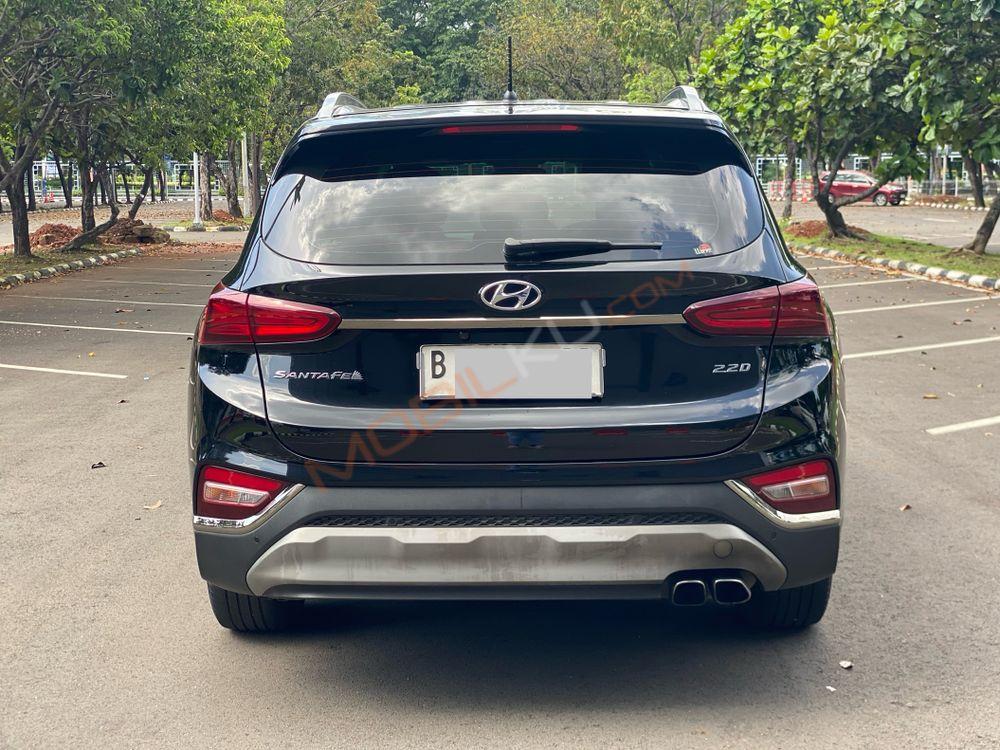 Mobil Hyundai Santa Fe 2018