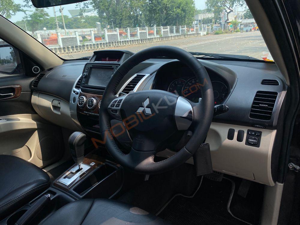 Mobil Mitsubishi Pajero Sport 2013