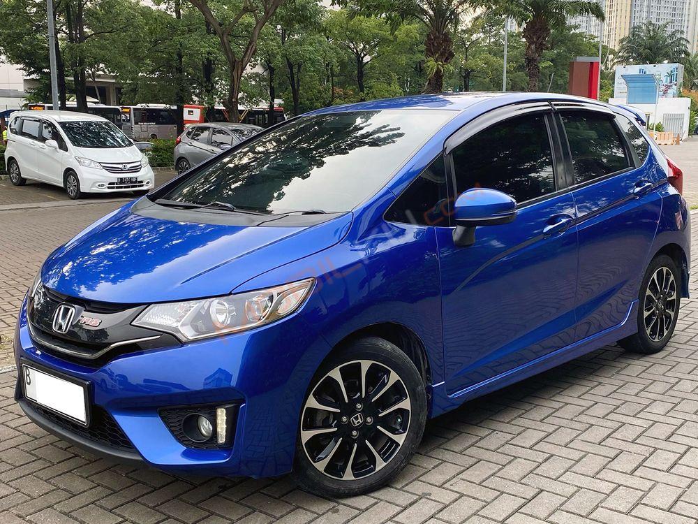 Mobil Honda Jazz 2016