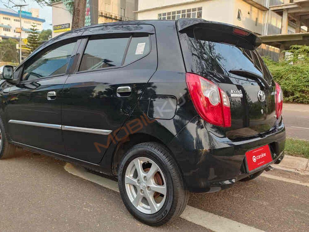 Mobil Toyota Agya 2016