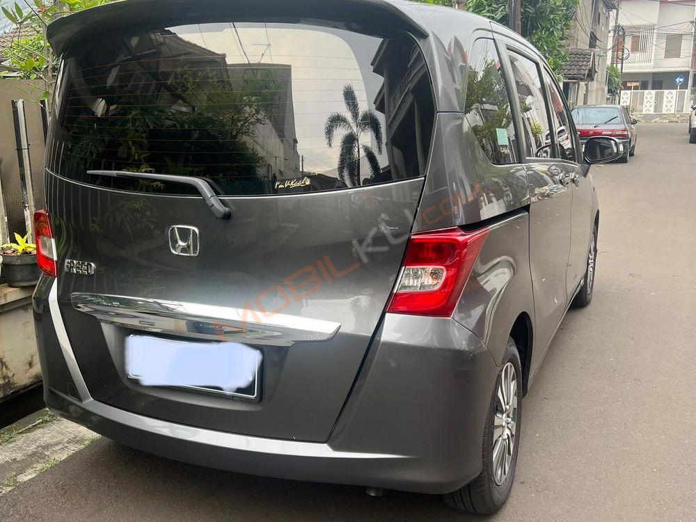 Mobil Honda Freed 2014