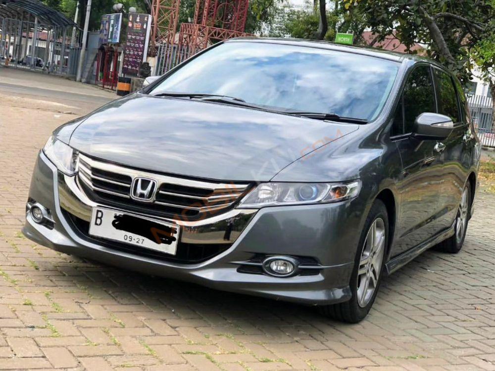 Mobil Honda Odyssey 2012