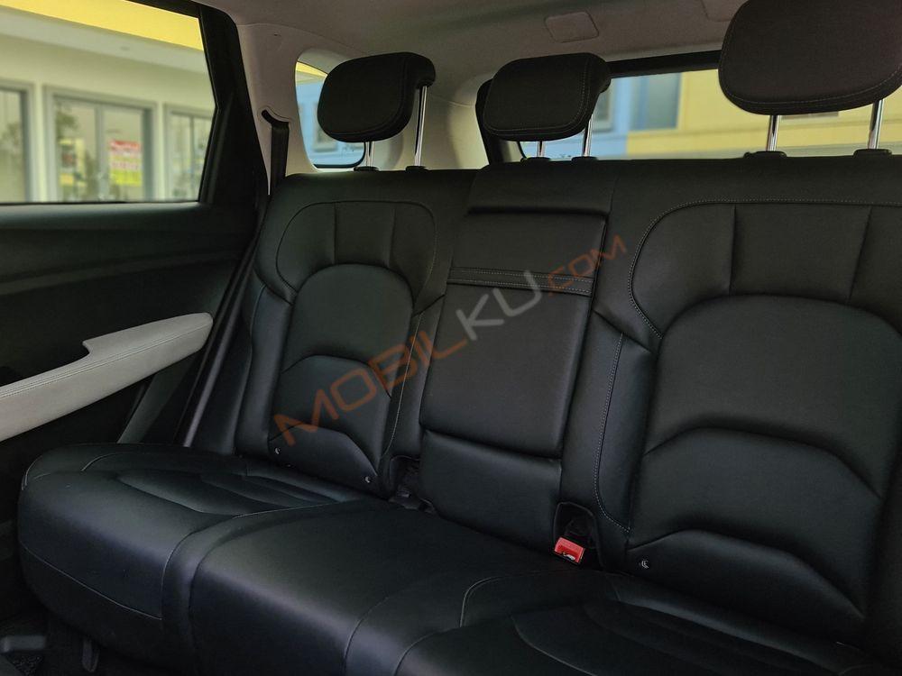 Mobil Wuling Almaz 2019