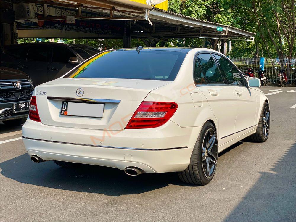 Mobil Mercedes-Benz C-Class 2013