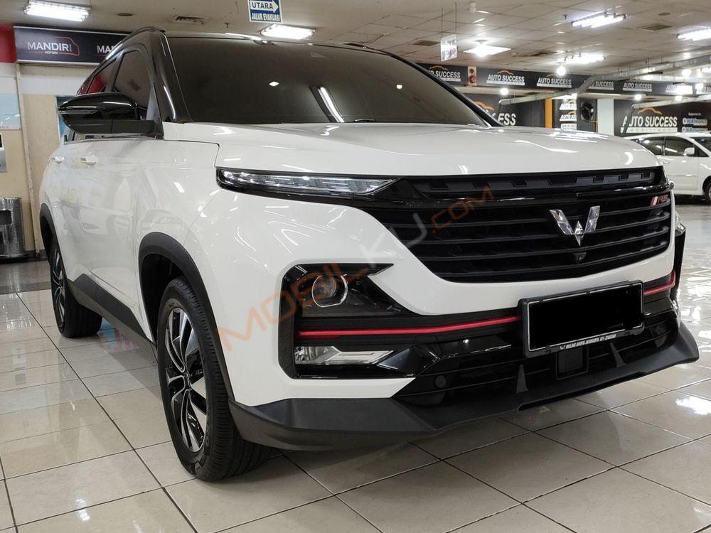 Mobil Wuling Almaz 2021