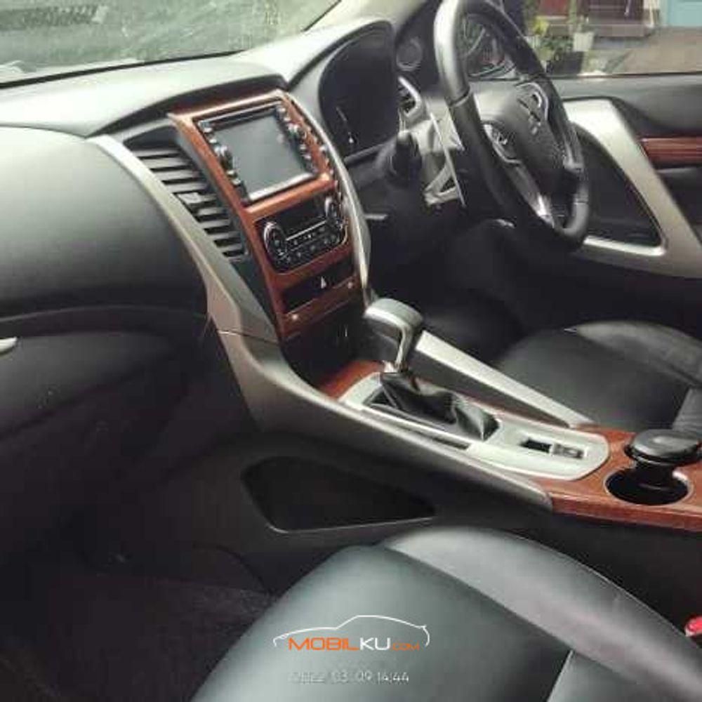 Mobil Mitsubishi Pajero Sport 2016