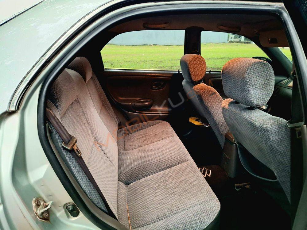 Mobil Suzuki Baleno 2001