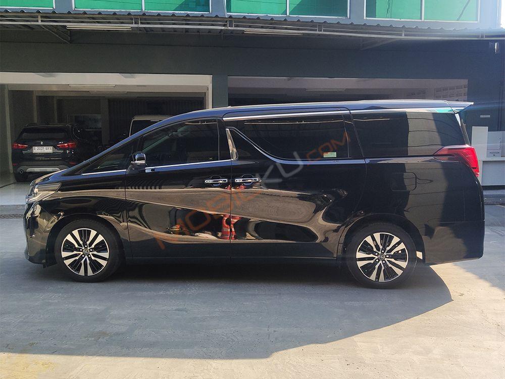 Mobil Toyota Alphard 2018