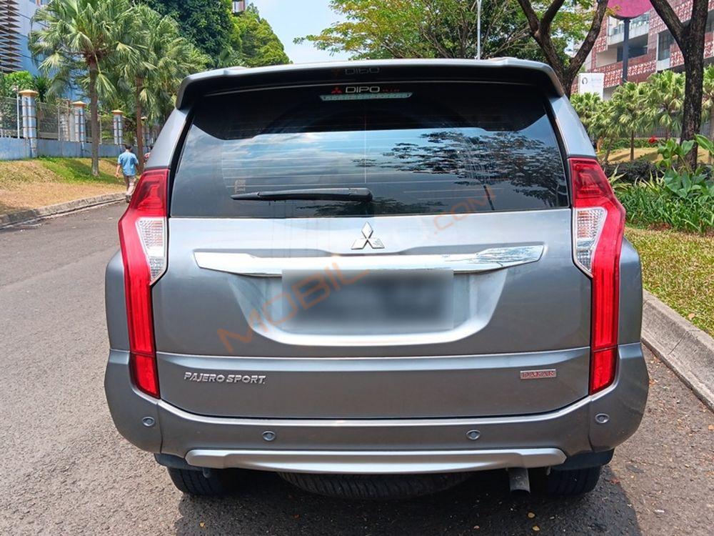 Mobil Mitsubishi Pajero Sport 2022