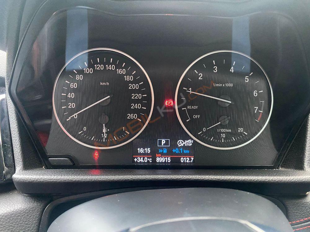 Mobil BMW 2 Series 2015