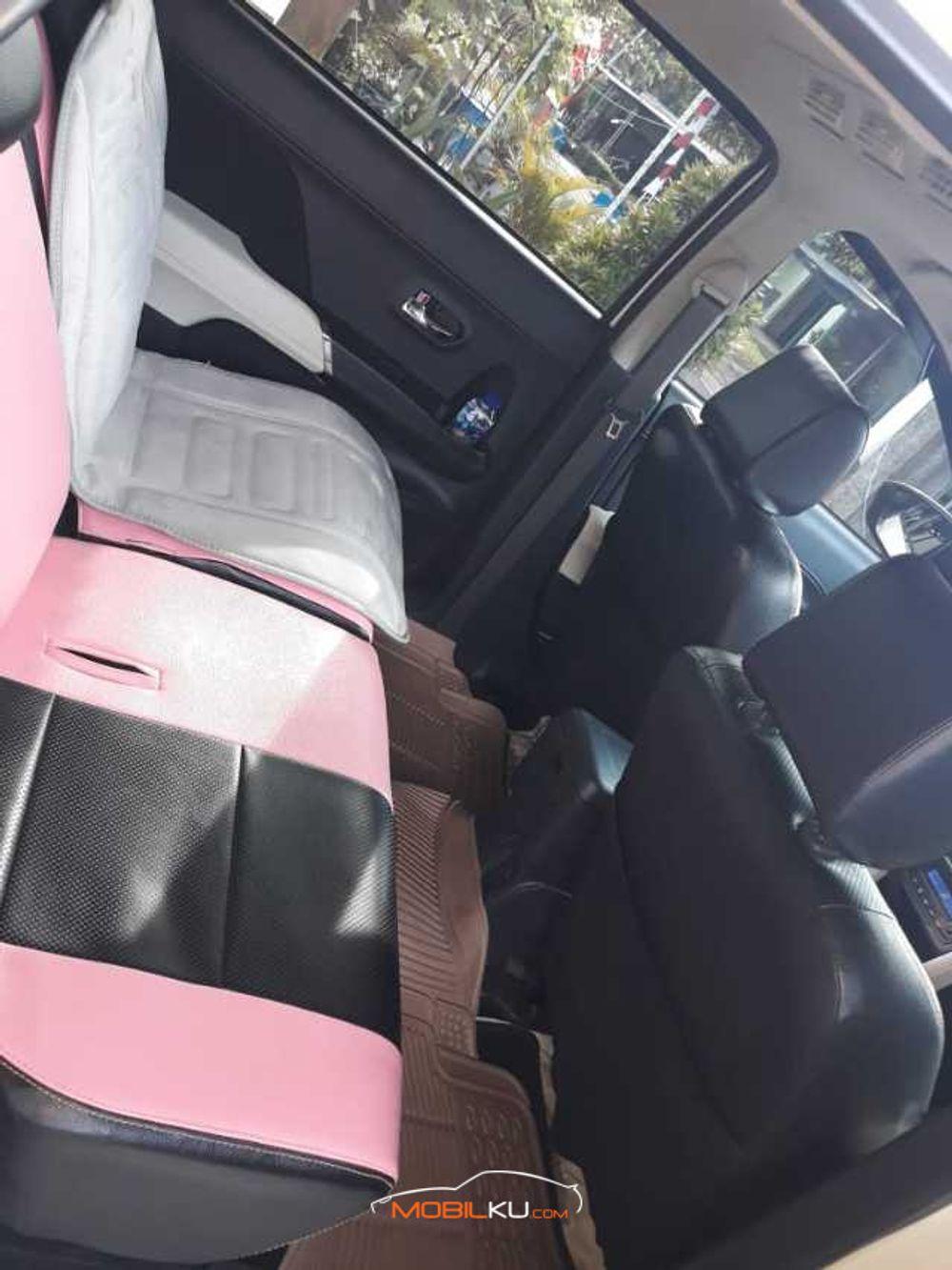 Mobil Toyota Rush 2018