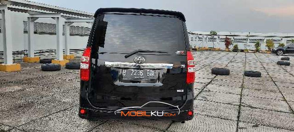 Mobil Toyota Nav1 2013
