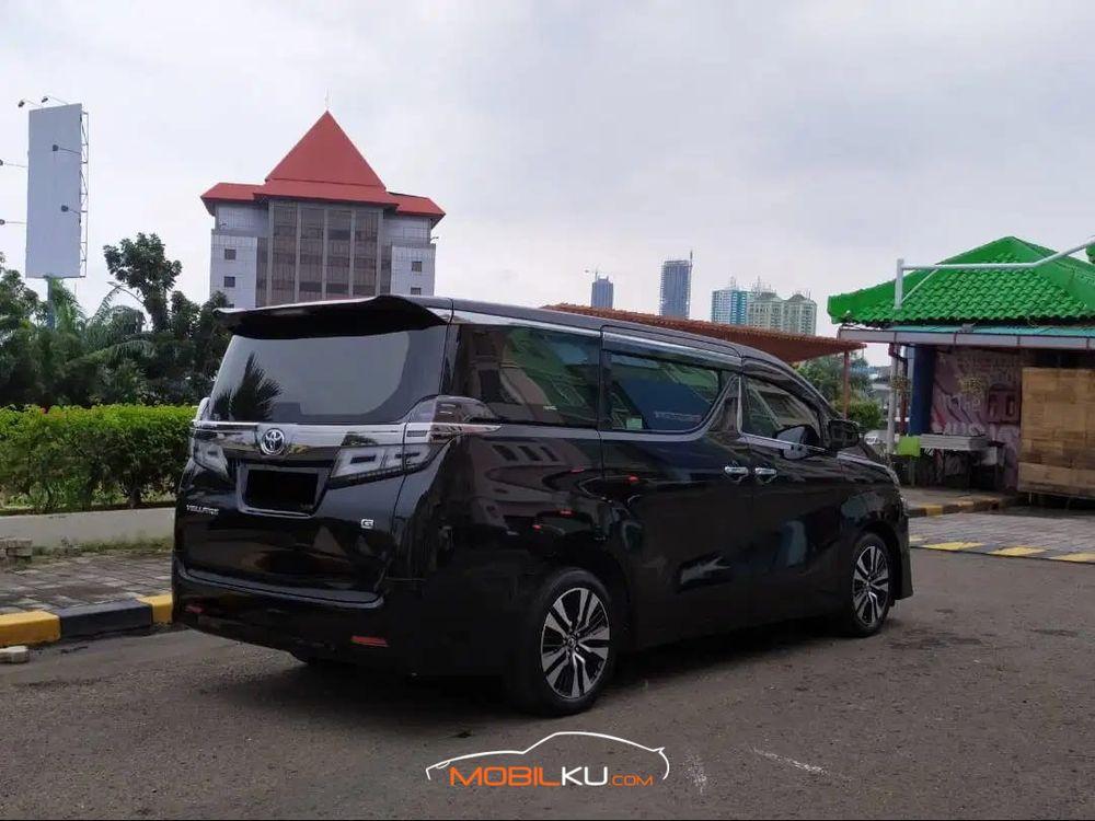 Mobil Toyota Vellfire 2018