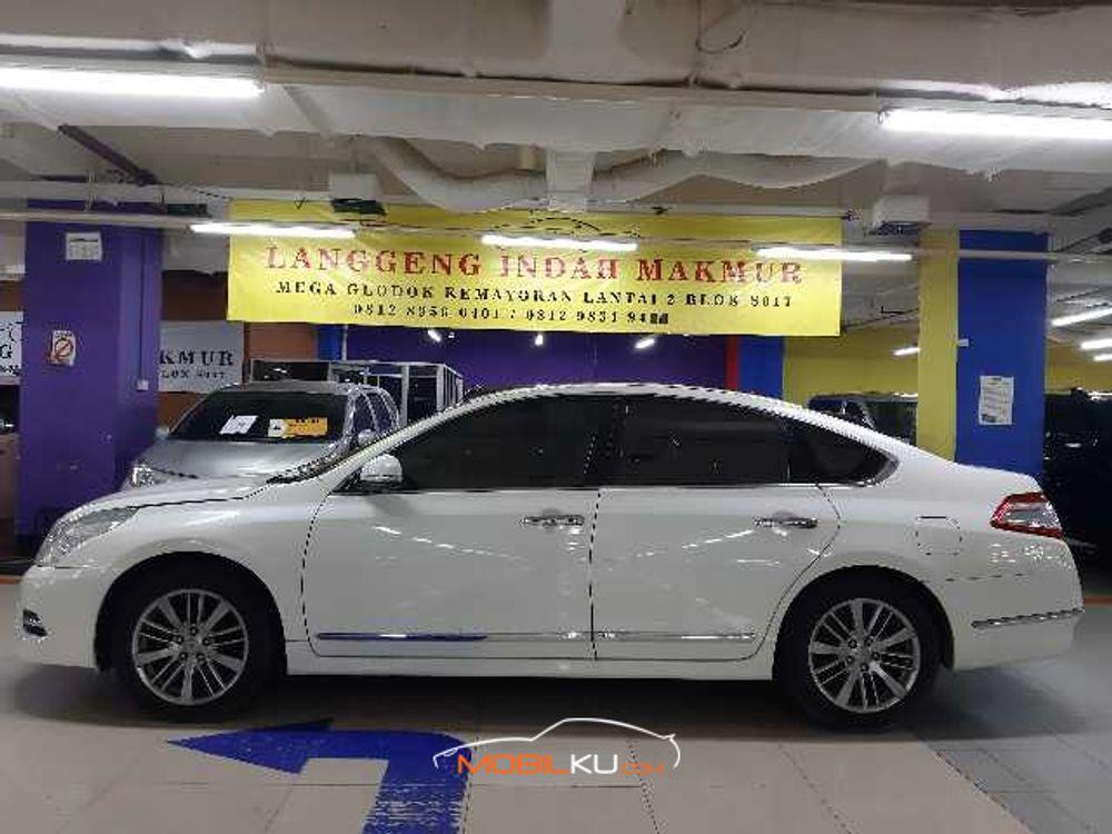 Mobil Nissan Teana 2013