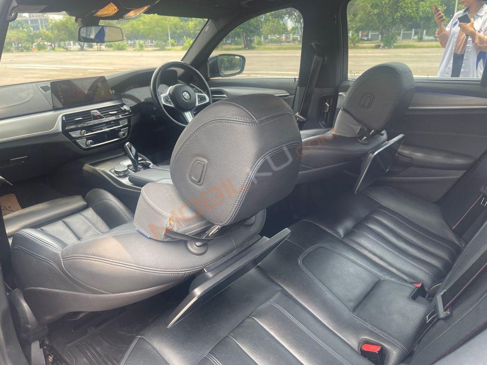Mobil BMW 5 Series 2020