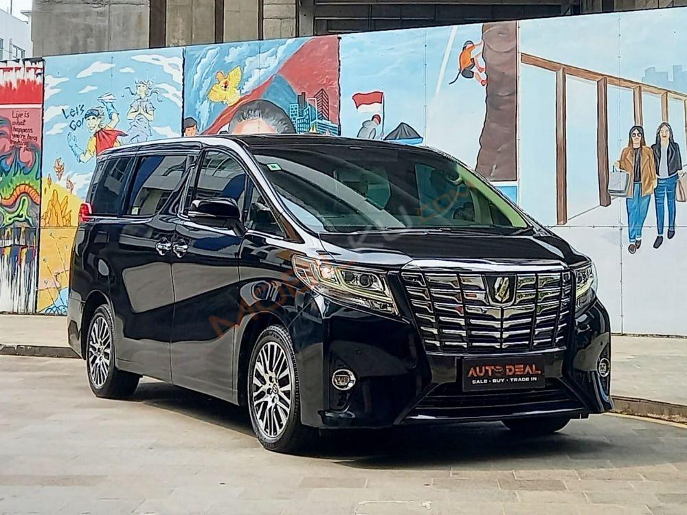 Mobil Toyota Alphard 2017