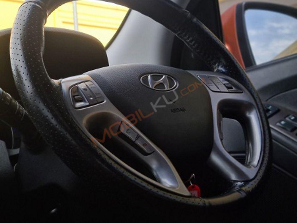 Mobil Hyundai Tucson 2014