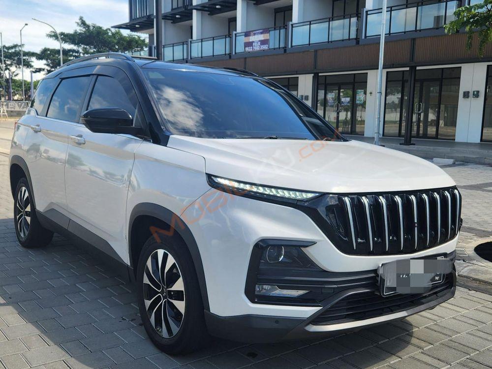 Mobil Wuling Almaz 2022
