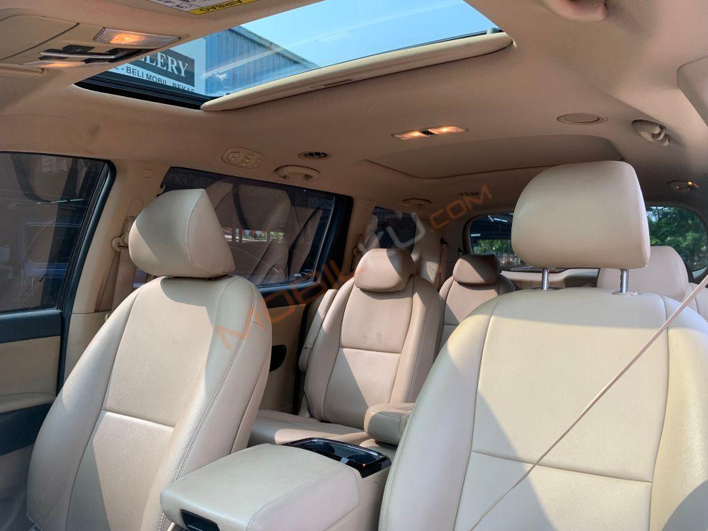 Mobil Kia Sedona 2017
