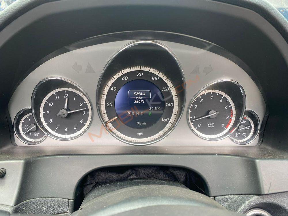 Mobil Mercedes-Benz E-Class 2013