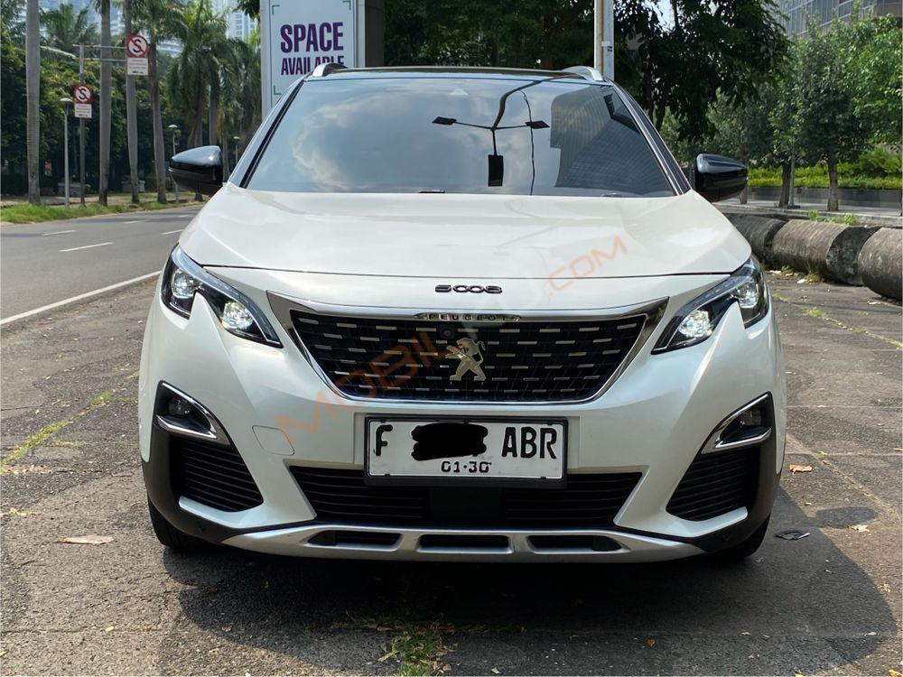 Mobil Peugeot 5008 2019