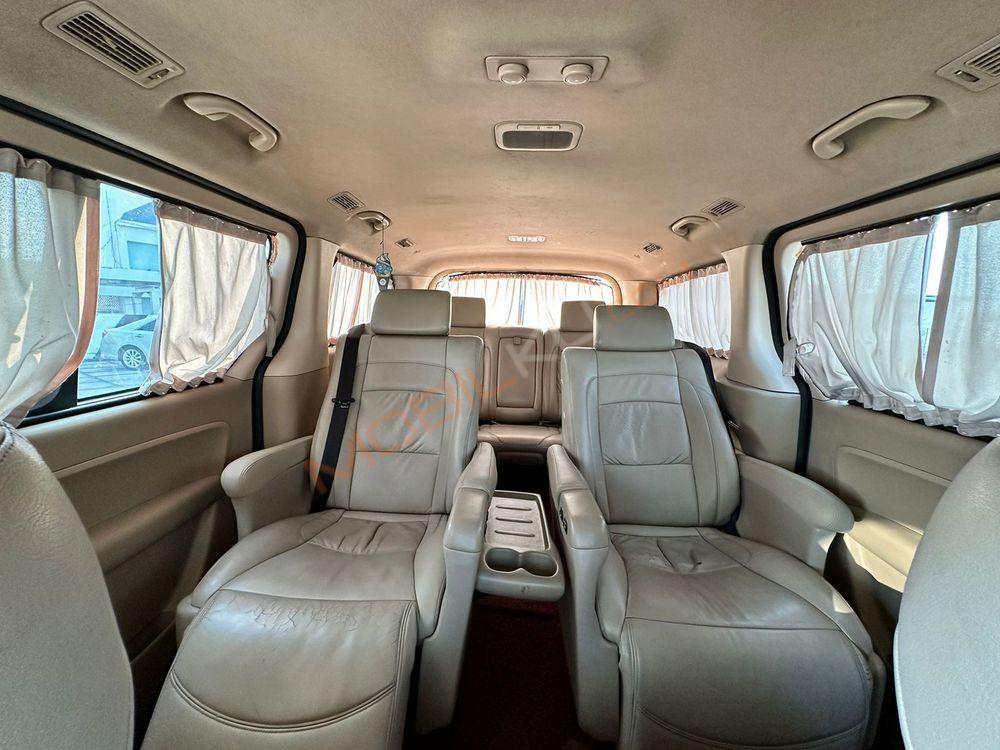 Mobil Hyundai H-1 2013