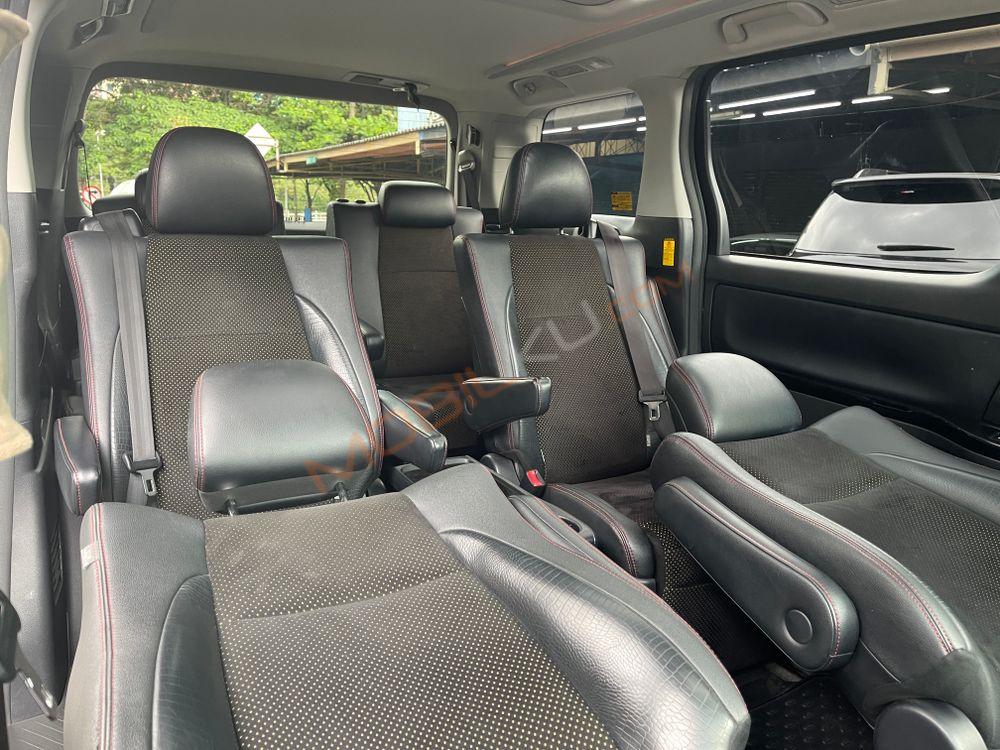 Mobil Toyota Vellfire 2015