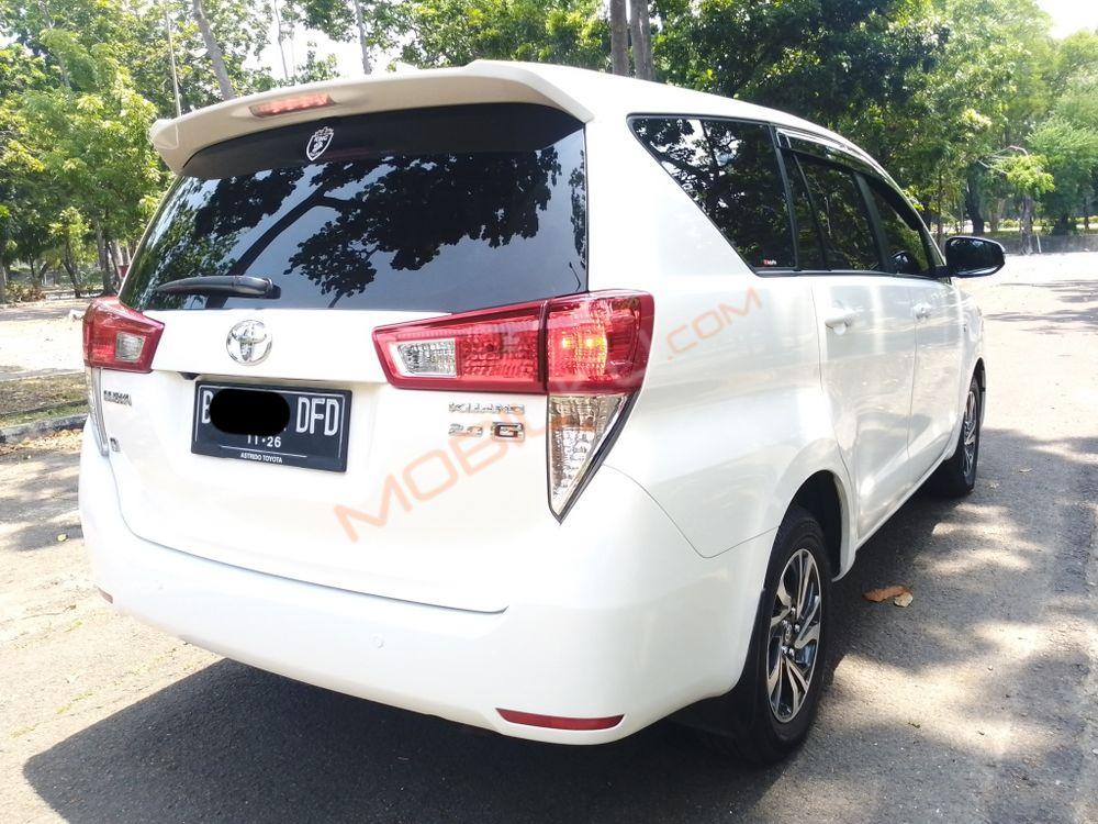 Mobil Toyota Kijang Innova 2021