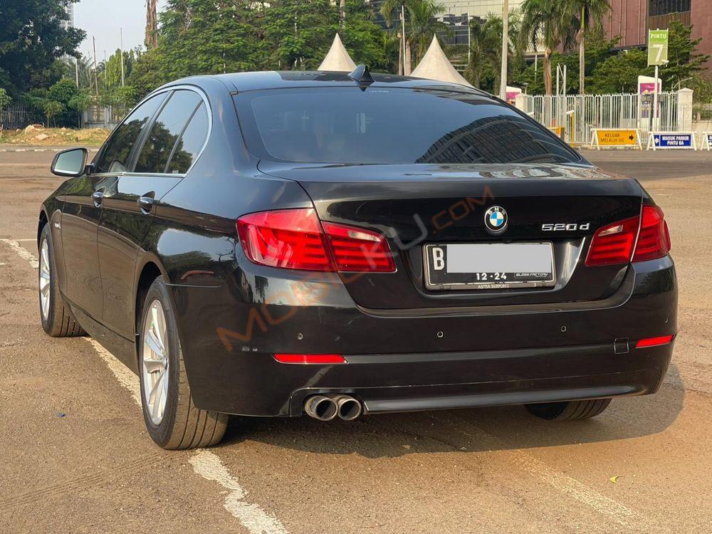 Mobil BMW 5 Series 2013
