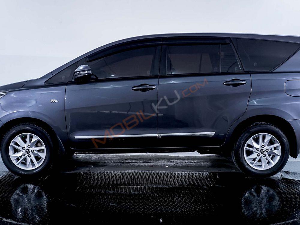 Mobil Toyota Kijang Innova 2017