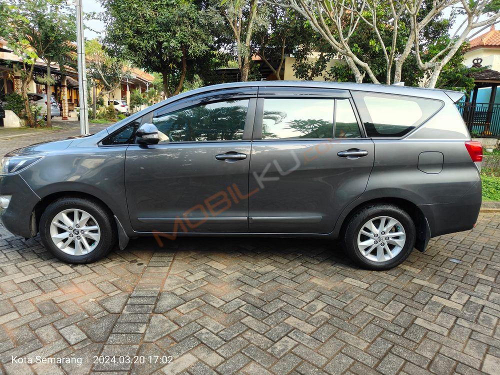 Mobil Toyota Kijang Innova 2017