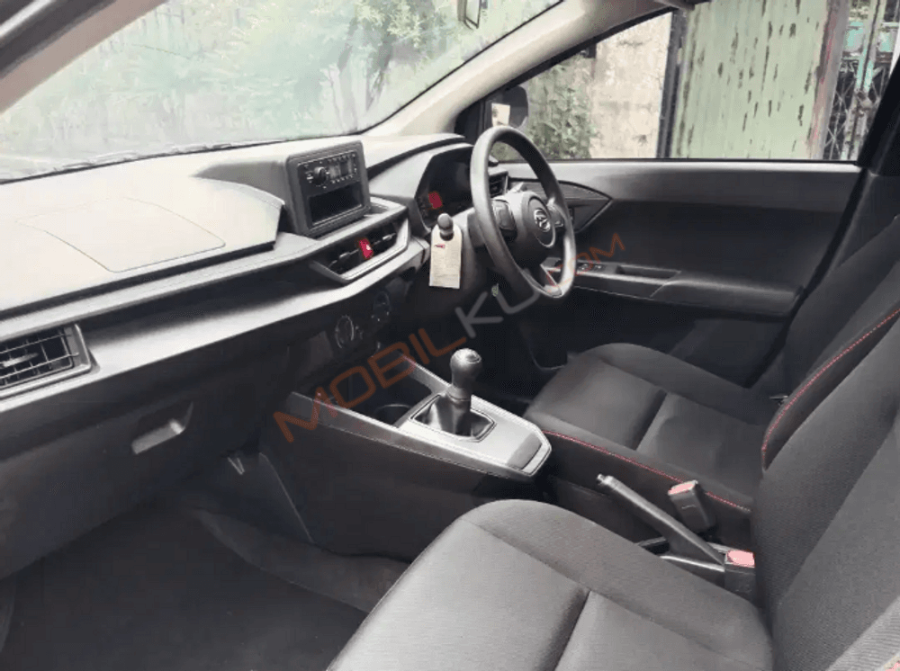 Mobil Daihatsu Ayla 2024