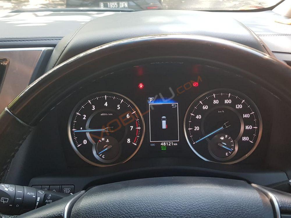 Mobil Toyota Alphard 2020