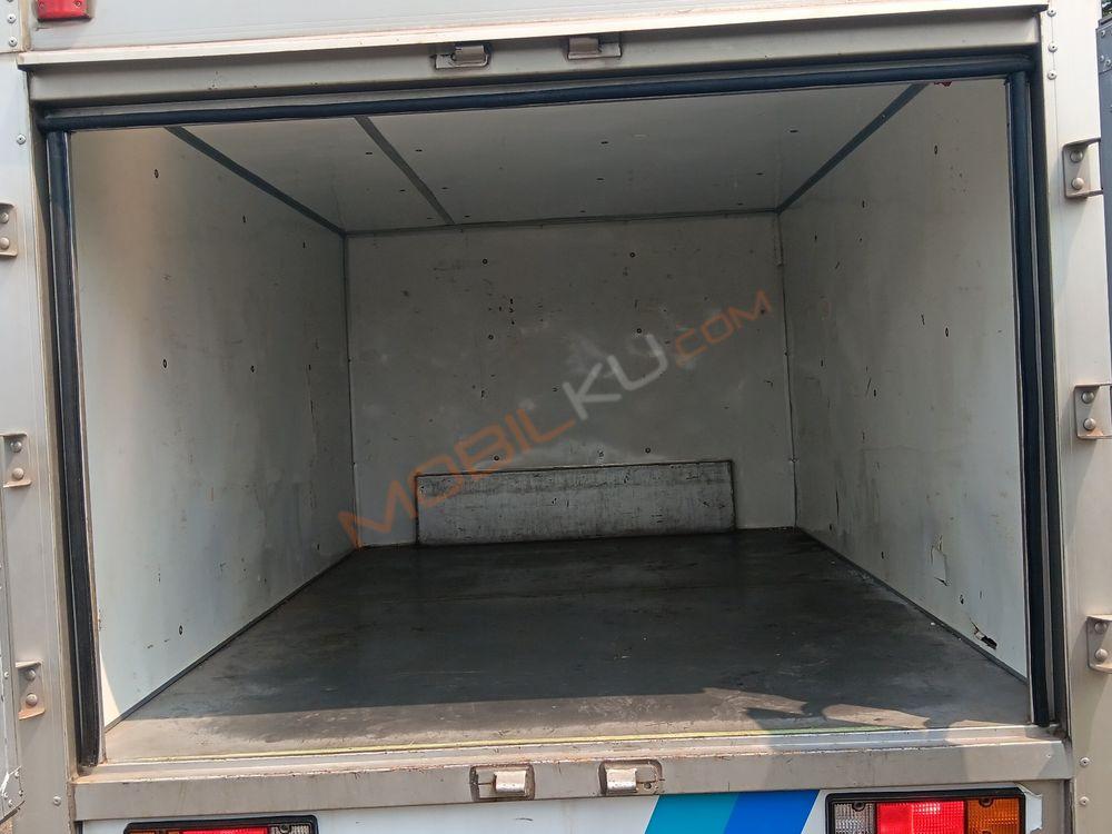 Mobil Mitsubishi L300 2022