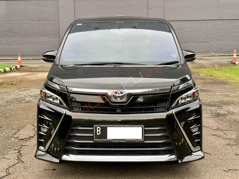 Mobil Toyota Voxy 2019