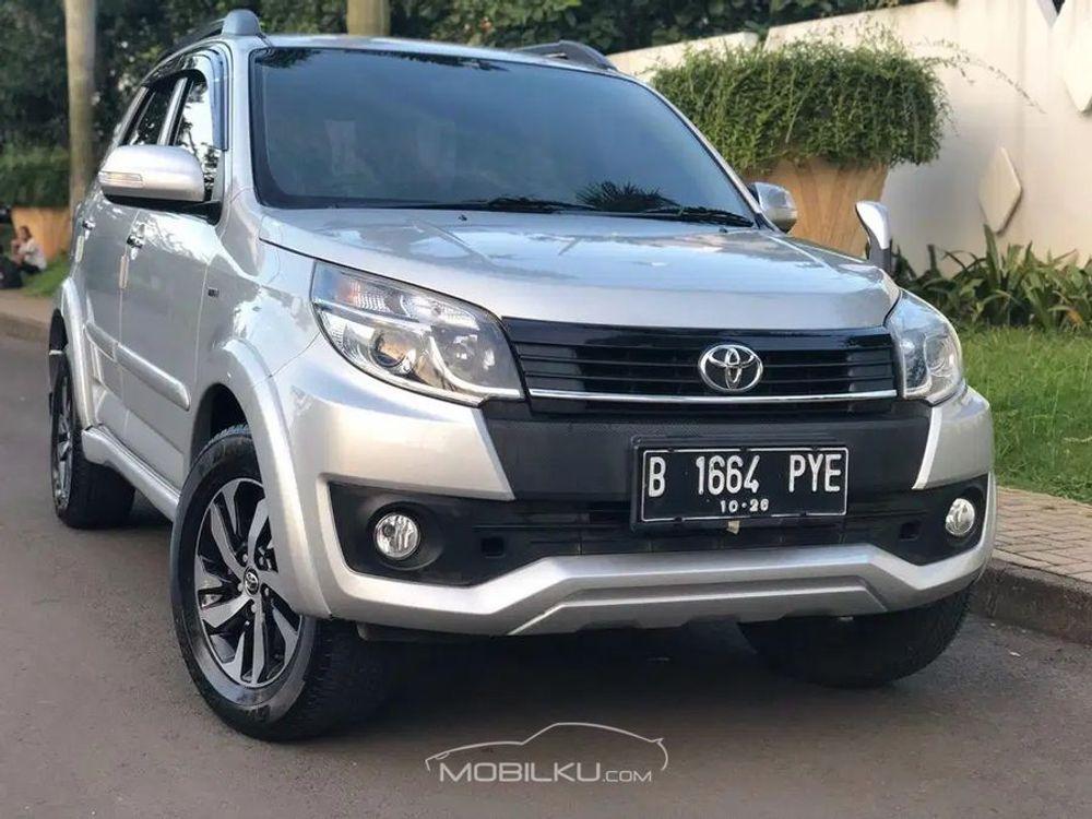 Mobil Toyota Rush 2015