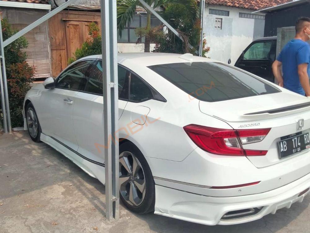 Mobil Honda Accord 2020