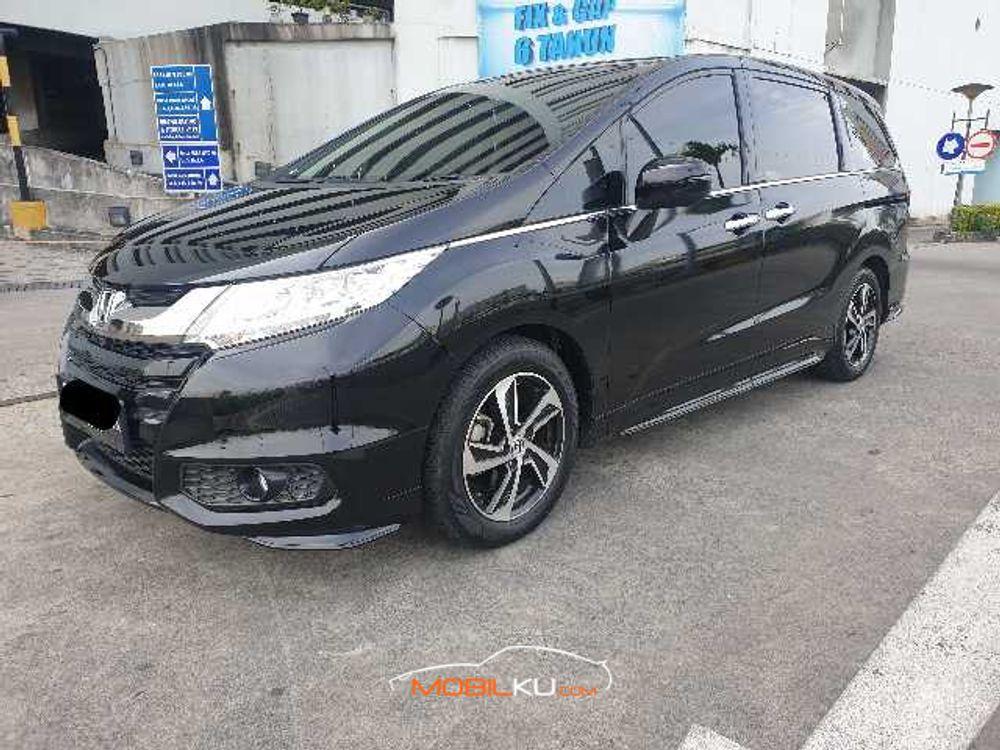 Mobil Honda Odyssey 2017
